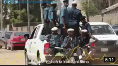 An Kame Saurayin Da Yake Yawo Ba Wando Yana Nunawa 'Yan Mata Gabansa